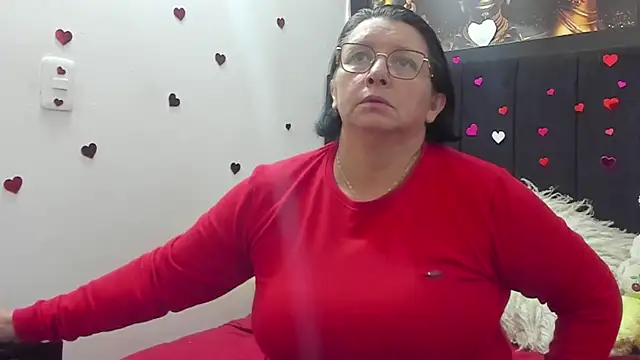 Evaaross 2345 online show from 04-12-26, 08:47