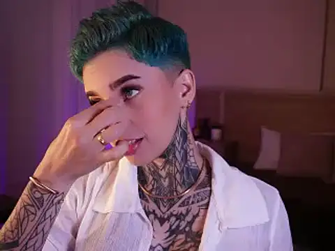 AliceShazaham  online show from 01-05-25, 06:13