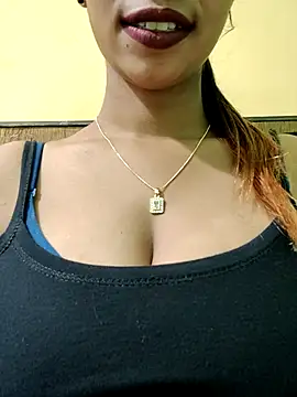 Snapshot of RUPAI009 chatting on 03-05-25, 06:33 RUPAI009 online show from 03-05-25, 06:33