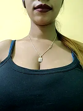 Snapshot of RUPAI009 chatting on 03-07-25, 06:46 RUPAI009 online show from 03-07-25, 06:46