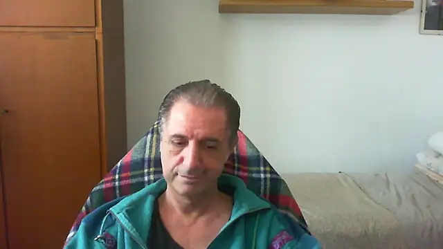 lliuk70mi online show from 04-11-26, 12:42