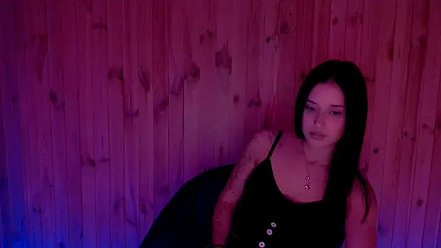 Snapshot of AlisaLink chatting on 10-10-25, 05:01 AlisaLink online show from 10-10-25, 05:01