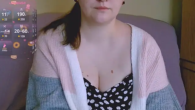 Snapshot of ChubbyMaia chatting on 02-11-25, 01:20 ChubbyMaia online show from 02-11-25, 01:20