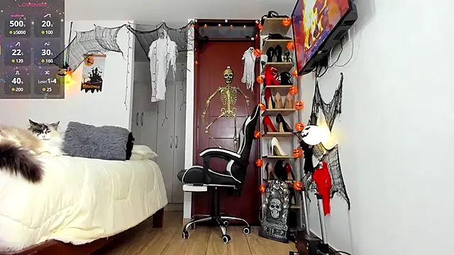 SophieBaker   online show from 10-09-25, 02:42