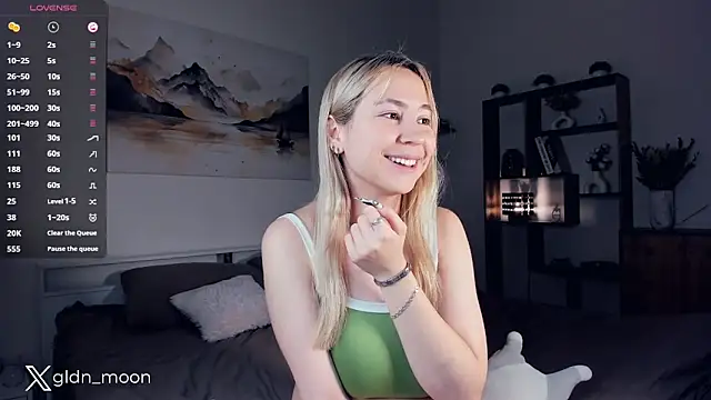 Snapshot of EternalLiberty chatting on 03-05-25, 01:31 EternalLiberty online show from 03-05-25, 01:31