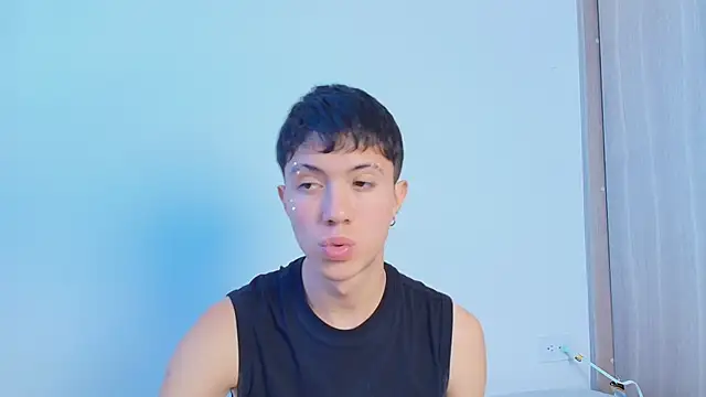 Snapshot of Justyn_Ross chatting on 09-20-25, 09:27 Justyn Ross online show from 09-20-25, 09:27