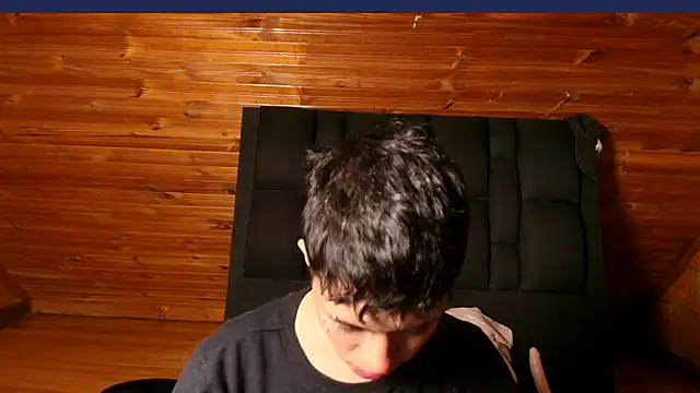 Snapshot of Justyn_Ross chatting on 10-15-25, 06:35 Justyn Ross online show from 10-15-25, 06:35