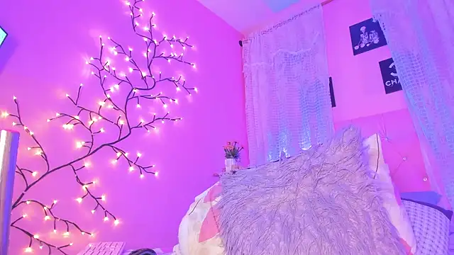 Snapshot of Dulce_Girl_ chatting on 03-06-25, 03:35 Dulce Girl online show from 03-06-25, 03:35