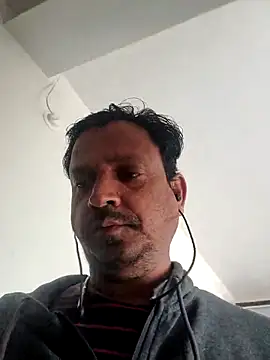 Raj1043 online show from 11-14-25, 05:17