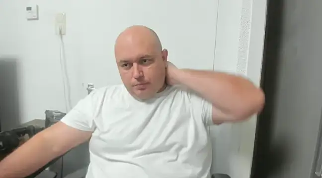 Snapshot of BigromeoXX chatting on 12-31-24, 03:09 BigromeoXX online show from 12-31-24, 03:09