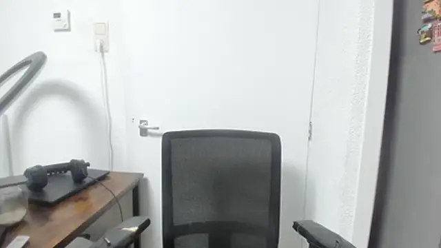 Snapshot of BigromeoXX chatting on 11-18-25, 08:13 BigromeoXX online show from 11-18-25, 08:13