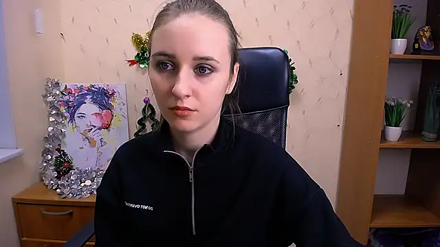 Snapshot of _Nicole_new chatting on 12-14-24, 03:47 Nicole new online show from 12-14-24, 03:47