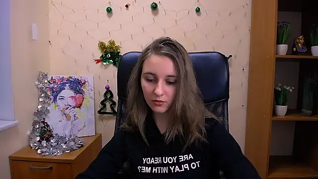 Snapshot of _Nicole_new chatting on 12-17-24, 04:00 Nicole new online show from 12-17-24, 04:00