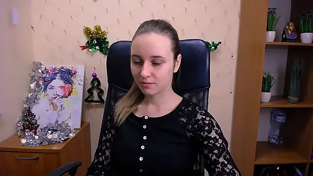 Snapshot of _Nicole_new chatting on 12-21-24, 12:16 Nicole new online show from 12-21-24, 12:16