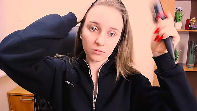 Snapshot of _Nicole_new chatting on 01-18-25, 12:15 Nicole new online show from 01-18-25, 12:15