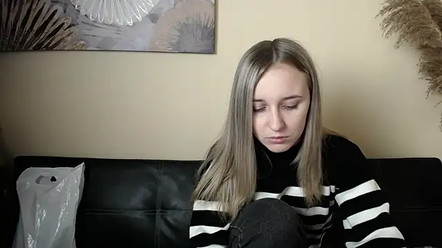 Snapshot of _Nicole_new chatting on 11-06-25, 02:18 Nicole new online show from 11-06-25, 02:18