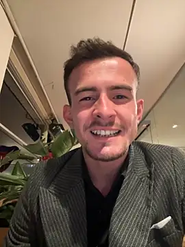 Snapshot of eddy355 chatting on 10-29-25, 06:53 eddy355 online show from 10-29-25, 06:53