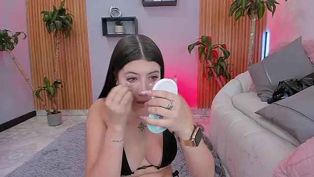 Snapshot of Aixaa_charles chatting on 11-21-25, 12:04 Aixaa charles online show from 11-21-25, 12:04