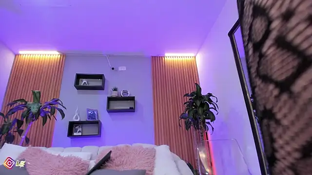 Aixaa charles online show from 04-15-26, 12:45