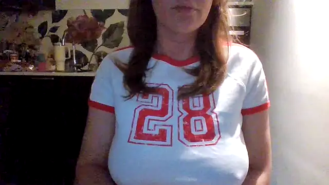 Snapshot of Nina24 chatting on 02-28-25, 08:07 Nina24 online show from 02-28-25, 08:07