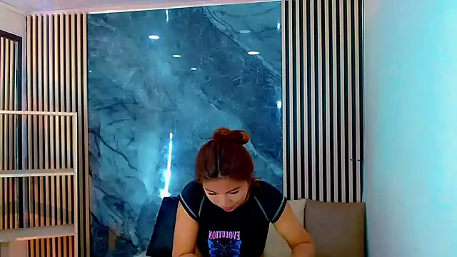 Isalombardi online show from 10-04-25, 03:26