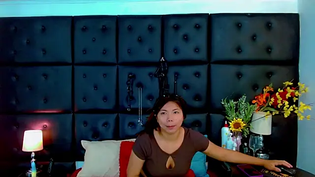 Isalombardi online show from 06-17-26, 02:47