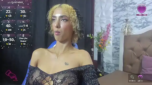 Snapshot of Queen_Cuarxxo chatting on 12-17-24, 02:44 Queen Cuarxxo online show from 12-17-24, 02:44