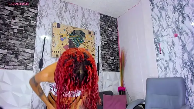 Snapshot of Queen_Cuarxxo chatting on 11-14-25, 11:35 Queen Cuarxxo online show from 11-14-25, 11:35