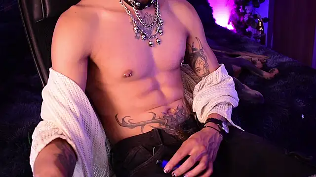 Snapshot of DemonKush-- chatting on 06-21-26, 10:45 DemonKush-- online show from 06-21-26, 10:45