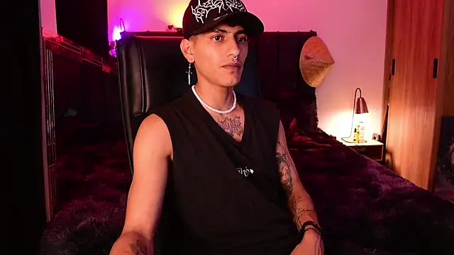 Snapshot of DemonKush-- chatting on 07-04-26, 01:01 DemonKush-- online show from 07-04-26, 01:01