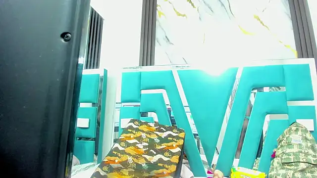 mia alvares online show from 09-10-25, 11:43