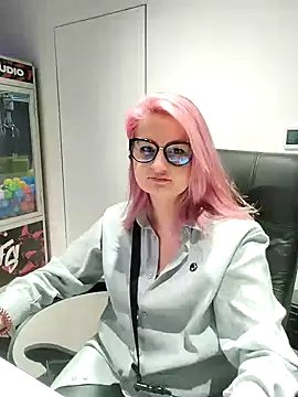 InaraReynolds online show from 01-30-25, 03:44