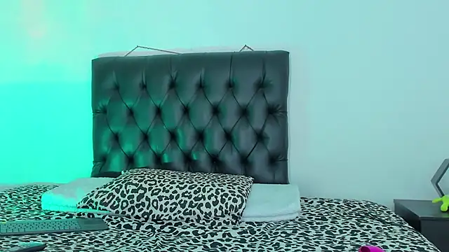 Snapshot of seline_wolff chatting on 12-15-24, 12:40 seline wolff online show from 12-15-24, 12:40