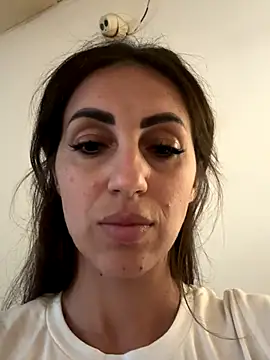 EmaSkyes online show from 09-22-25, 10:06