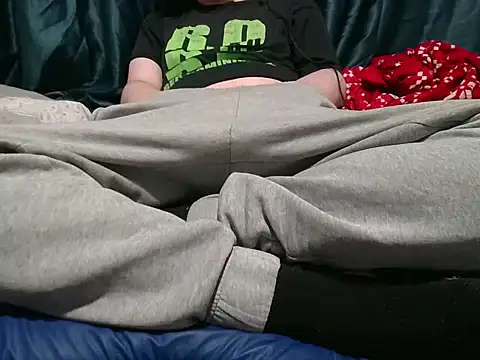 krissraw online show from 10-31-25, 03:40