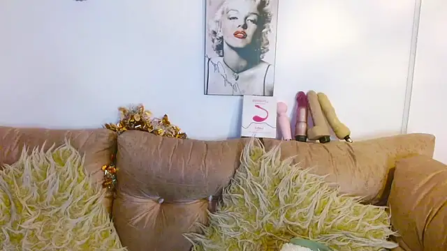 Snapshot of hinataleecs chatting on 02-01-25, 07:47 hinataleecs online show from 02-01-25, 07:47