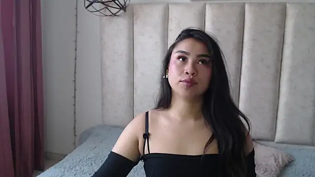 Snapshot of hinataleecs chatting on 12-13-25, 08:58 hinataleecs online show from 12-13-25, 08:58