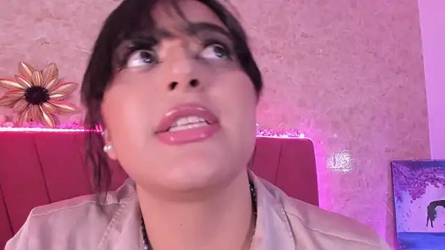 Snapshot of LorenaStevens chatting on 02-04-25, 09:07 LorenaStevens online show from 02-04-25, 09:07