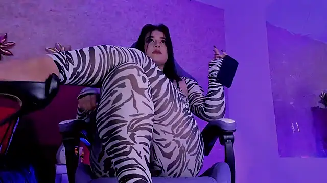 Snapshot of LorenaStevens chatting on 10-08-25, 01:20 LorenaStevens online show from 10-08-25, 01:20