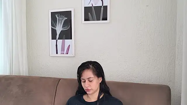 Snapshot of Blue_butterfly chatting on 02-11-25, 02:35 Blue butterfly online show from 02-11-25, 02:35