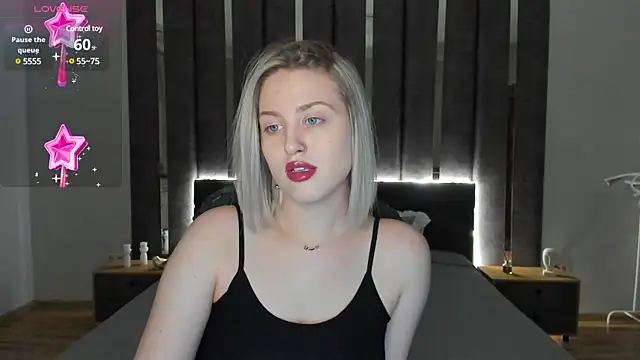 Snapshot of _Sarah_Soul_ chatting on 01-08-25, 12:28 Sarah Soul online show from 01-08-25, 12:28