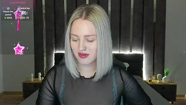 Snapshot of _Sarah_Soul_ chatting on 01-09-25, 12:57 Sarah Soul online show from 01-09-25, 12:57