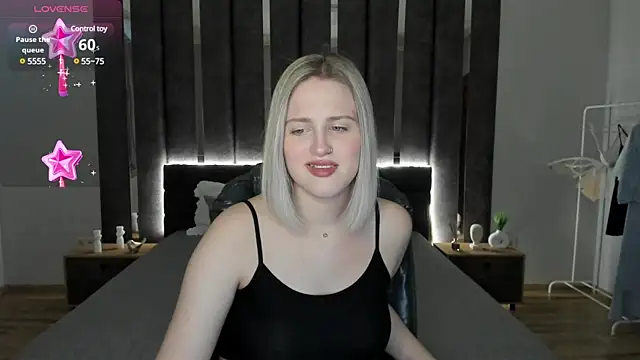 Snapshot of _Sarah_Soul_ chatting on 01-22-25, 03:52 Sarah Soul online show from 01-22-25, 03:52