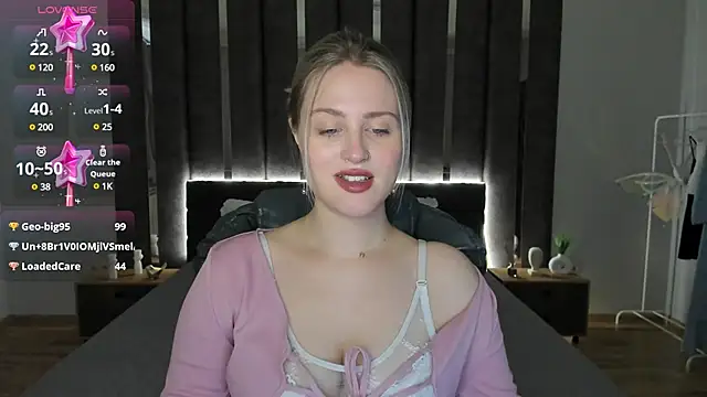 Snapshot of _Sarah_Soul_ chatting on 01-24-25, 03:43 Sarah Soul online show from 01-24-25, 03:43