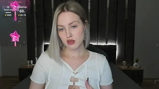 Snapshot of _Sarah_Soul_ chatting on 02-02-25, 12:40 Sarah Soul online show from 02-02-25, 12:40