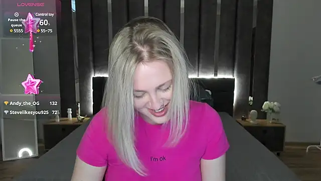 Snapshot of _Sarah_Soul_ chatting on 02-09-25, 03:43 Sarah Soul online show from 02-09-25, 03:43