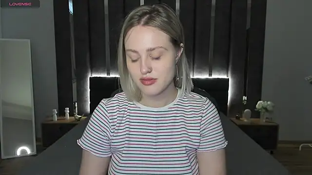 Snapshot of _Sarah_Soul_ chatting on 02-11-25, 06:51 Sarah Soul online show from 02-11-25, 06:51