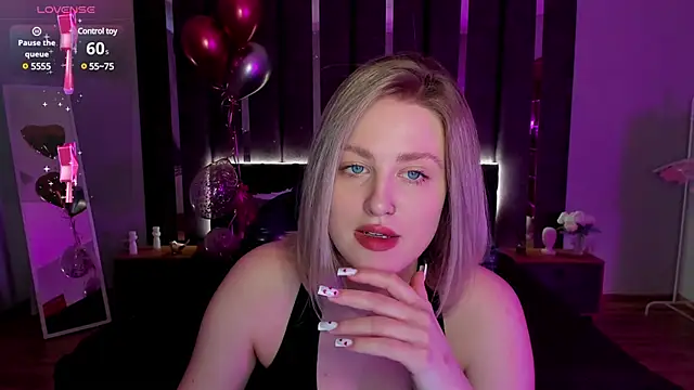 Snapshot of _Sarah_Soul_ chatting on 03-12-25, 01:03 Sarah Soul online show from 03-12-25, 01:03