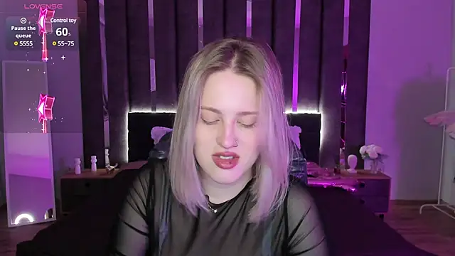 Snapshot of _Sarah_Soul_ chatting on 03-21-25, 12:40 Sarah Soul online show from 03-21-25, 12:40