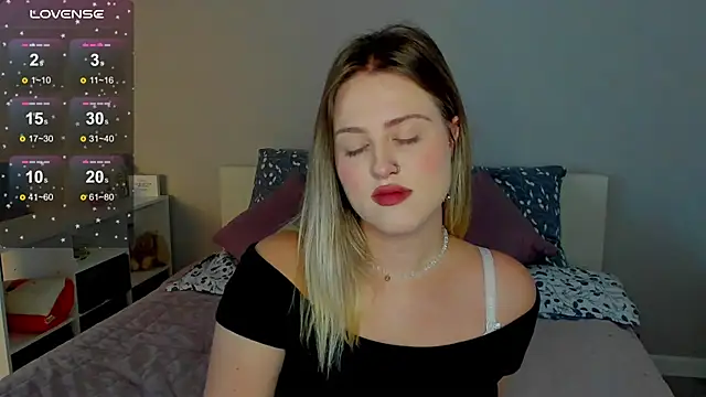 Snapshot of _Sarah_Soul_ chatting on 09-09-25, 01:38 Sarah Soul online show from 09-09-25, 01:38